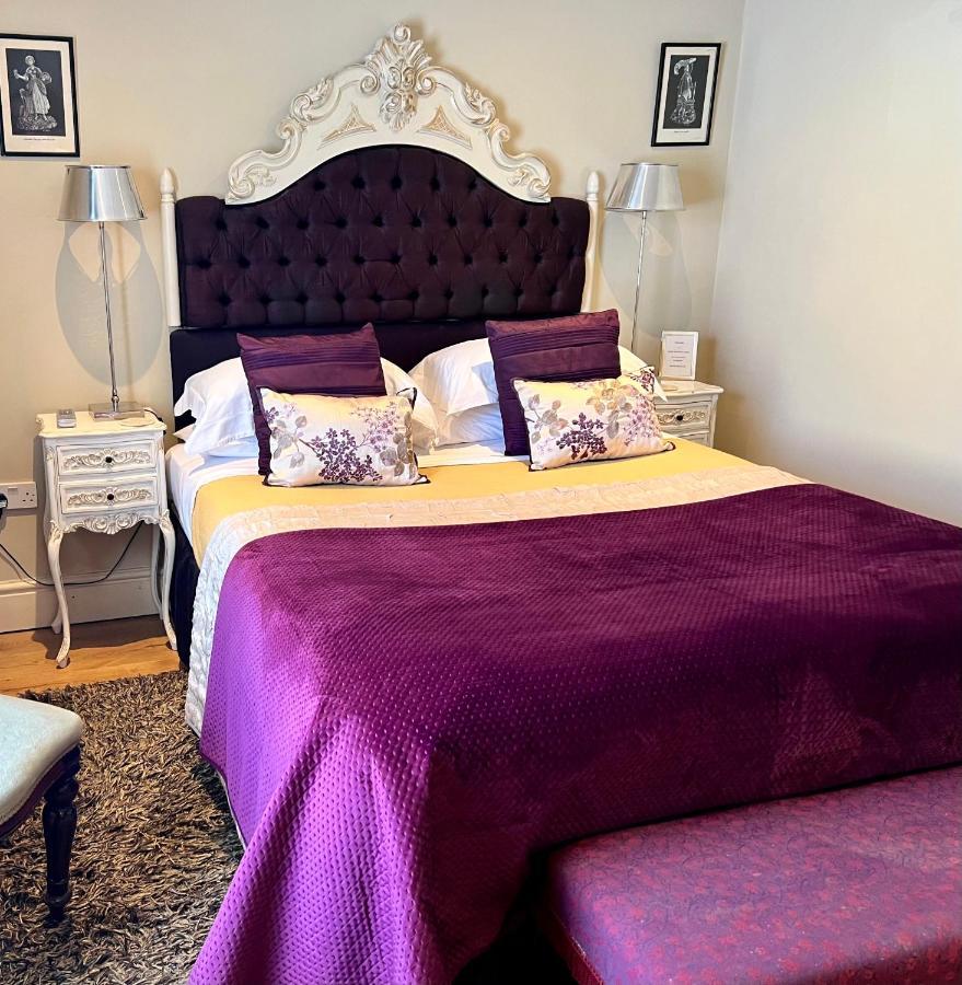 The New White Lion Hotel Llandovery Bagian luar foto