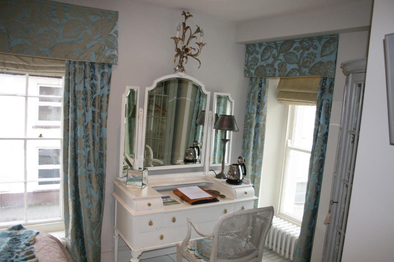 The New White Lion Hotel Llandovery Bagian luar foto