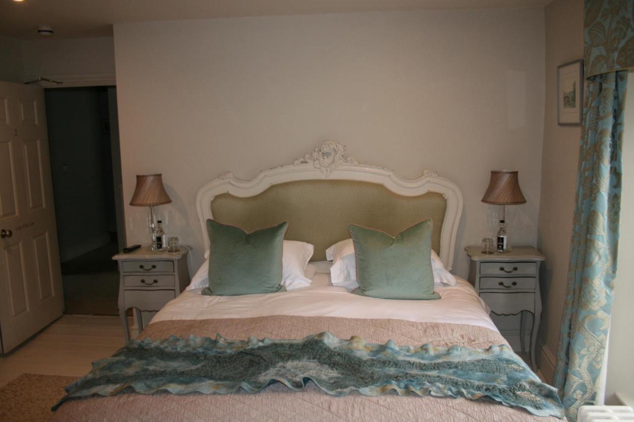 The New White Lion Hotel Llandovery Bagian luar foto