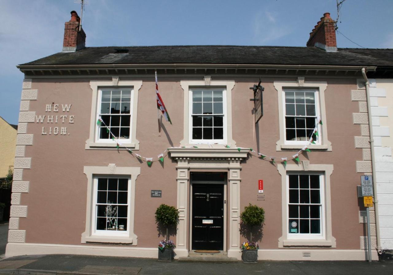 The New White Lion Hotel Llandovery Bagian luar foto