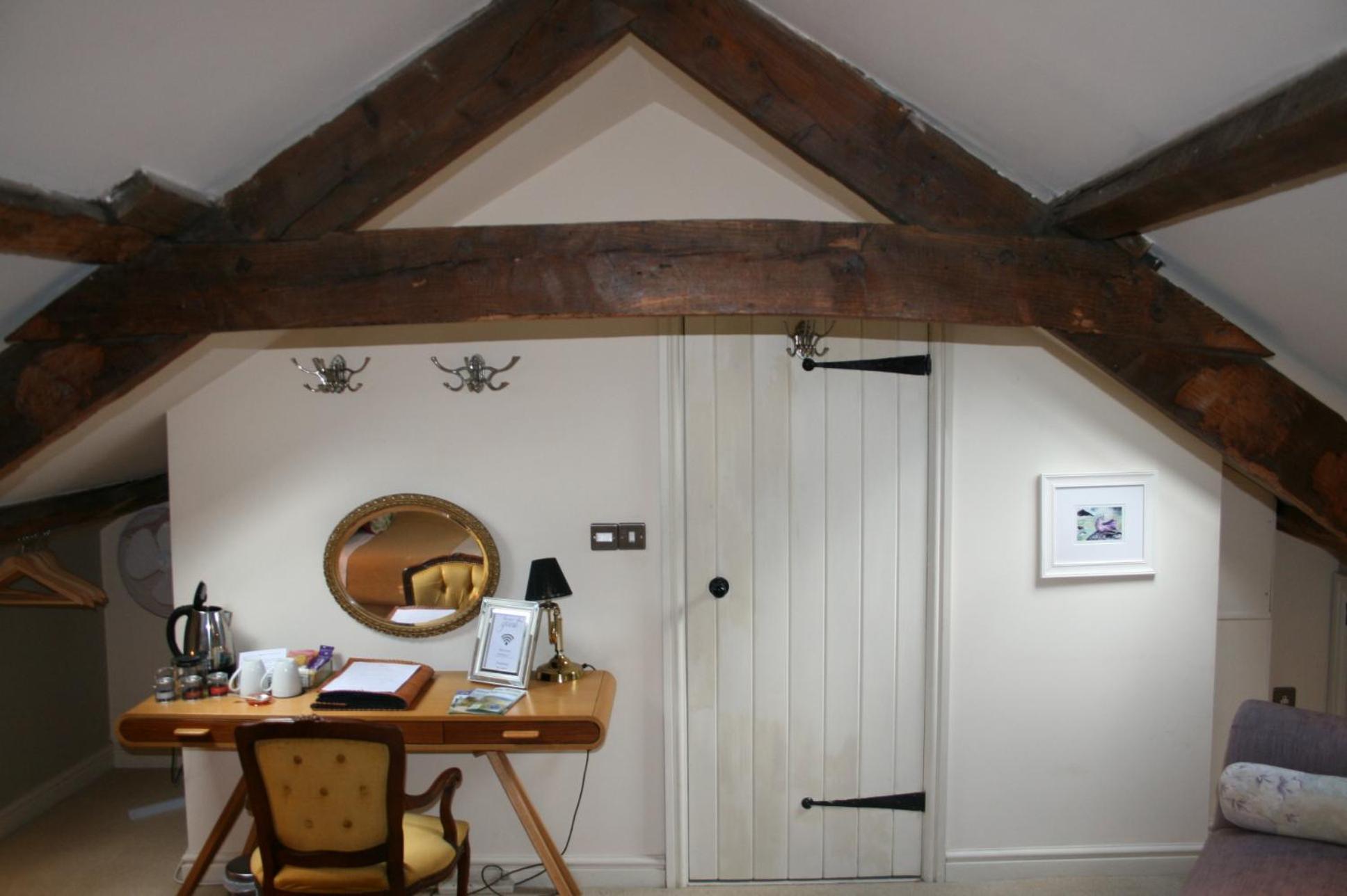 The New White Lion Hotel Llandovery Bagian luar foto