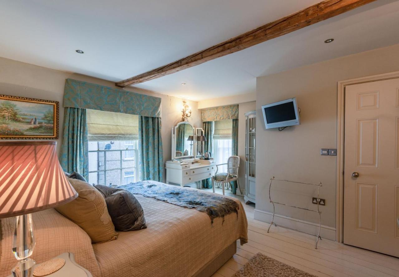 The New White Lion Hotel Llandovery Bagian luar foto